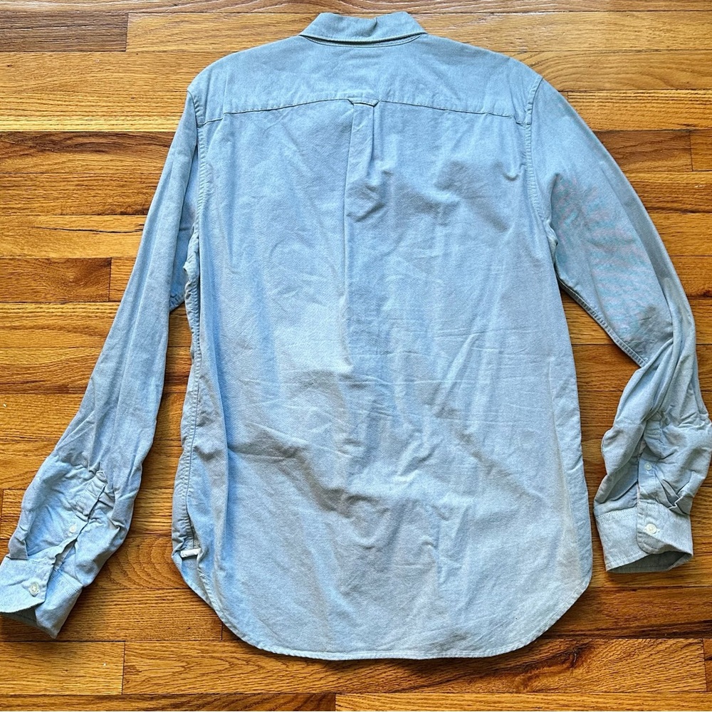 GAP Light Blue Casual Button-Down Shirt - Picture 2 of 3
